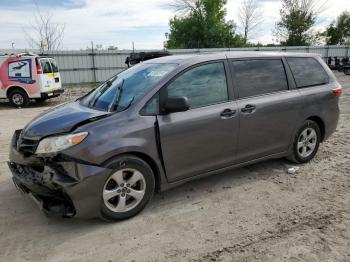  Salvage Toyota Sienna