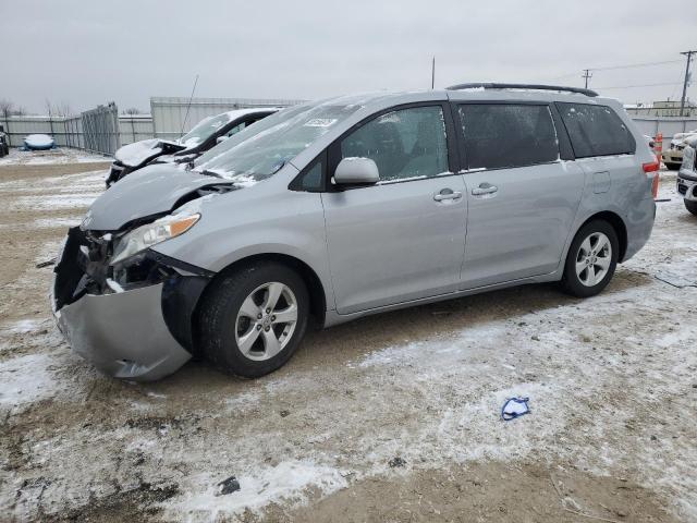  Salvage Toyota Sienna