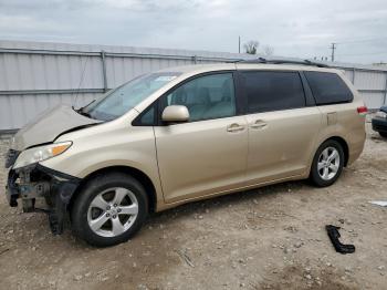 Salvage Toyota Sienna