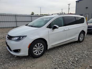  Salvage Chrysler Pacifica