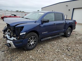  Salvage Nissan Titan