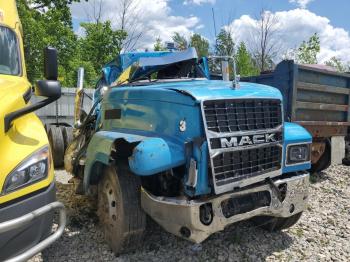  Salvage Mack Pinnacle
