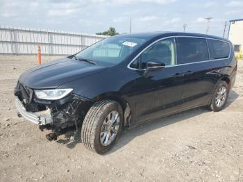  Salvage Chrysler Pacifica