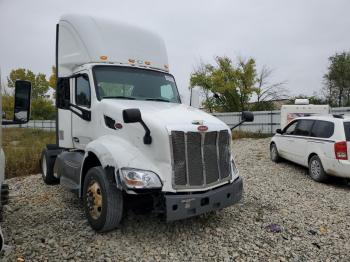  Salvage Peterbilt 579