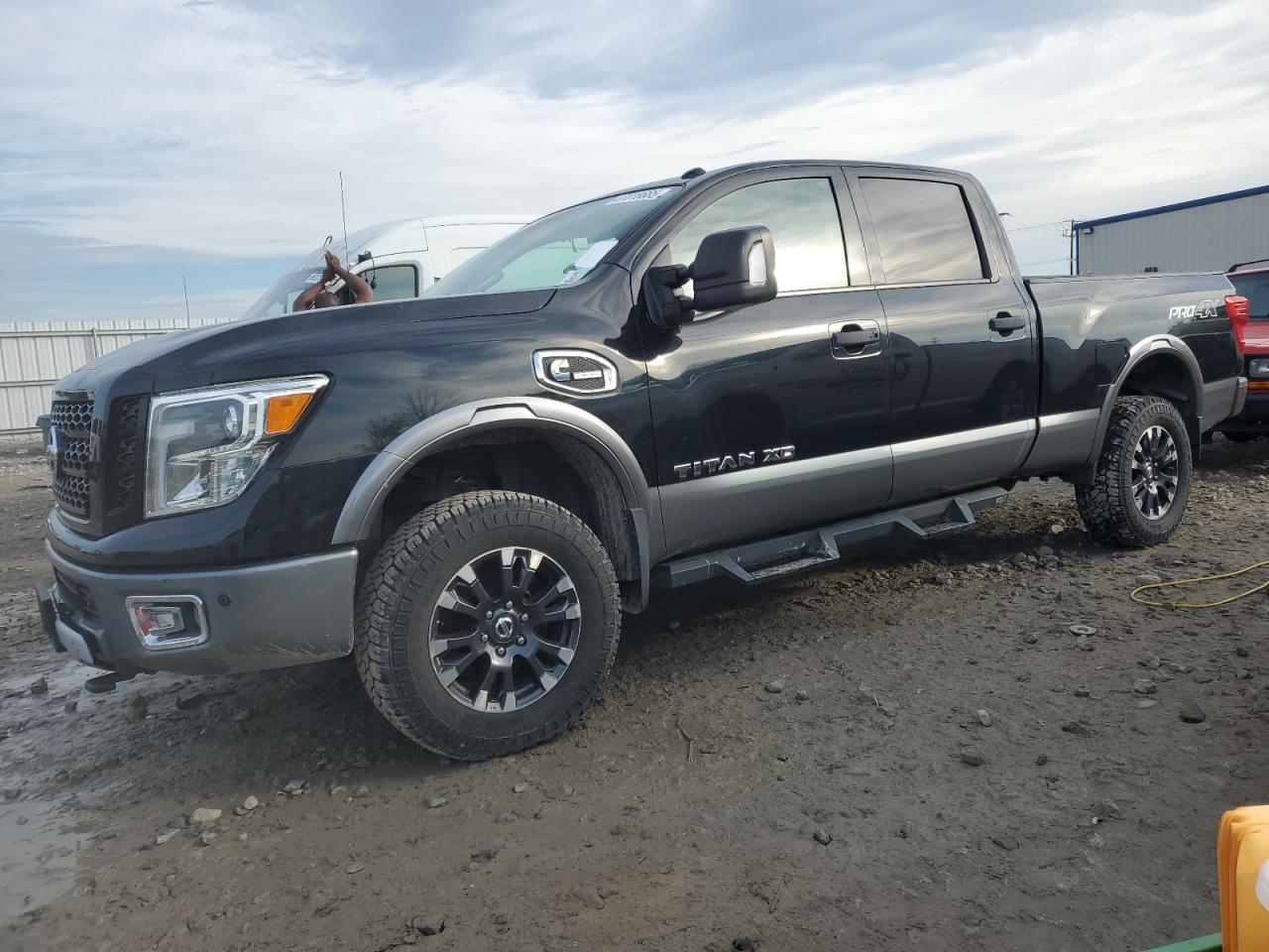 Nissan Titan Sl Image 1