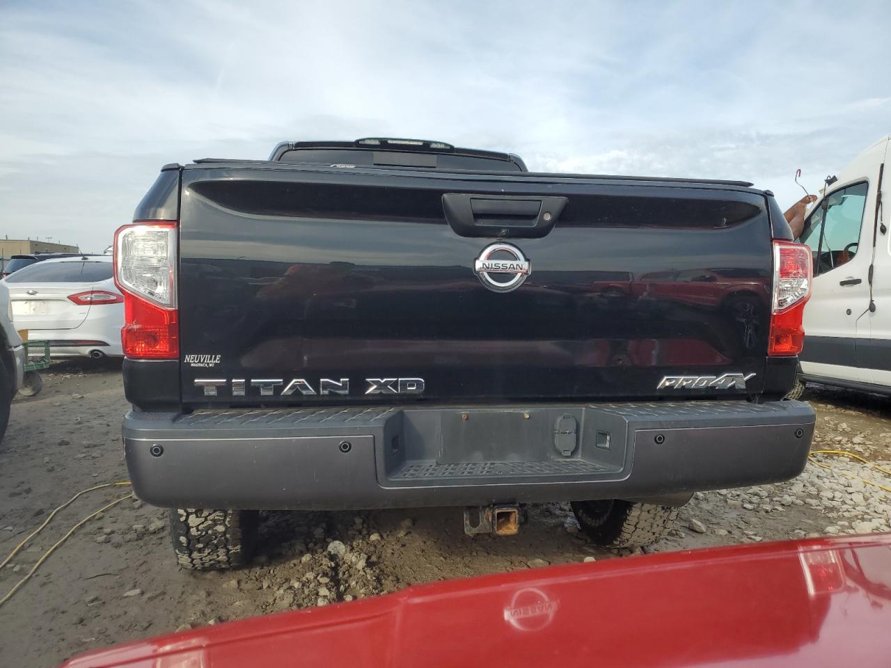 Nissan Titan Sl Image 6