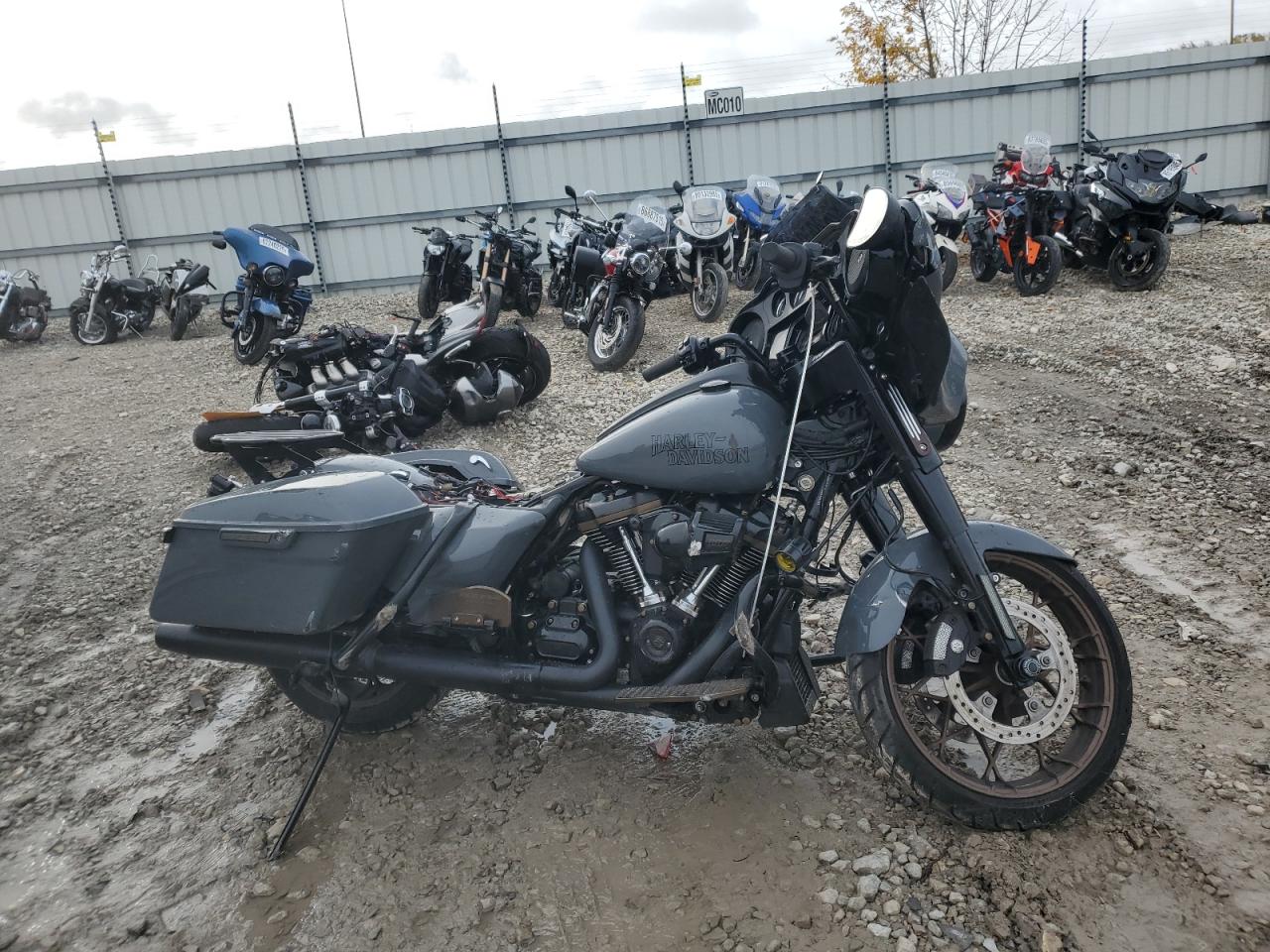 Harley-Davidson Flhxst Image 1