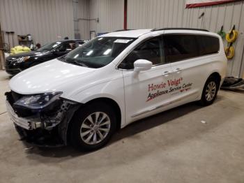  Salvage Chrysler Pacifica