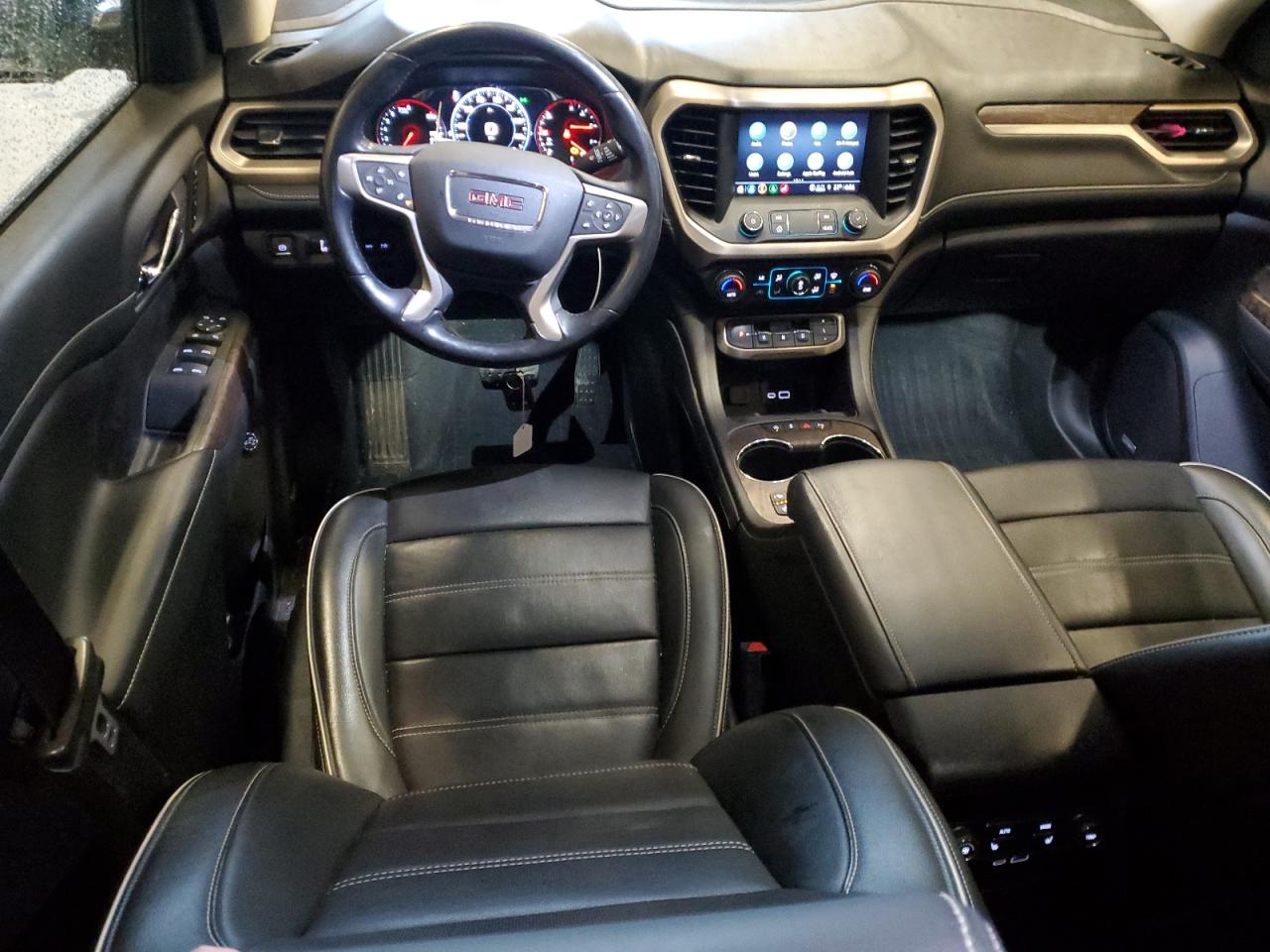 GMC Acadia Denali Image 11