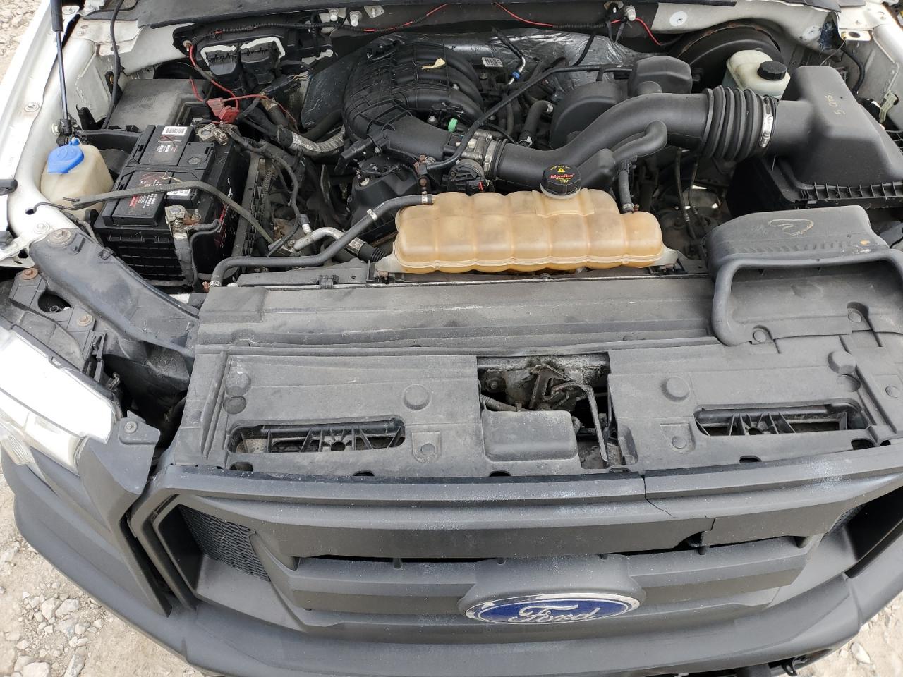 Ford F-150 Supercrew Image 11