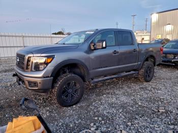  Salvage Nissan Titan
