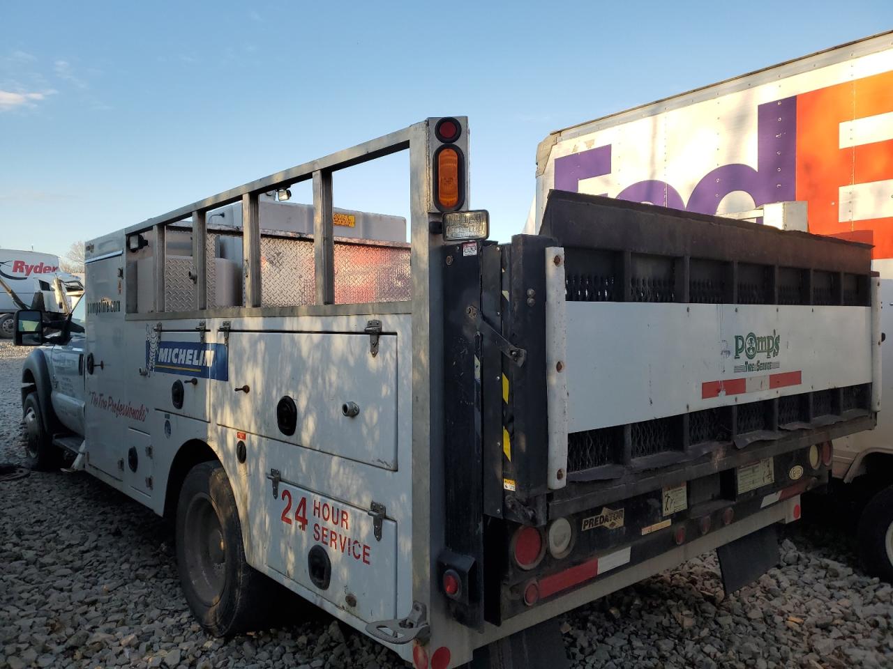 Ford F-550 Super Duty Image 5