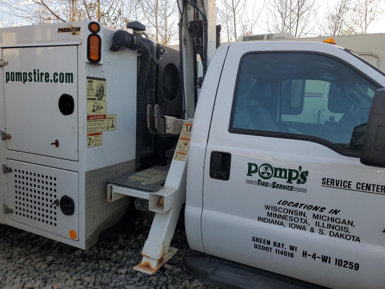 Ford F-550 Super Duty Image 6