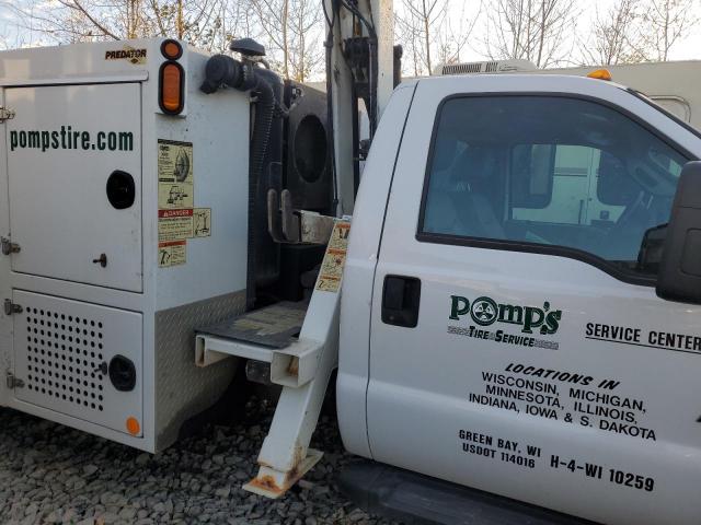 Ford F-550 Super Duty Image 6