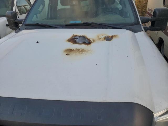 Ford F-550 Super Duty Image 2