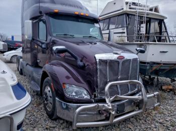  Salvage Peterbilt 579