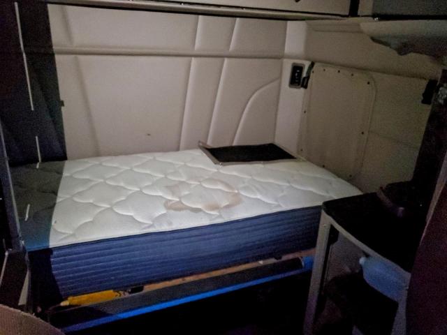 Peterbilt 579 Image 6