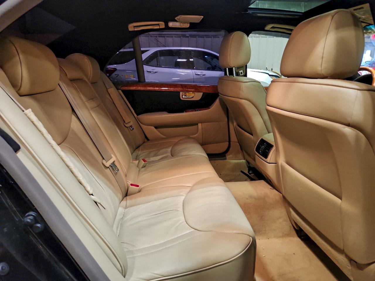 Lexus LS 430 Image 11