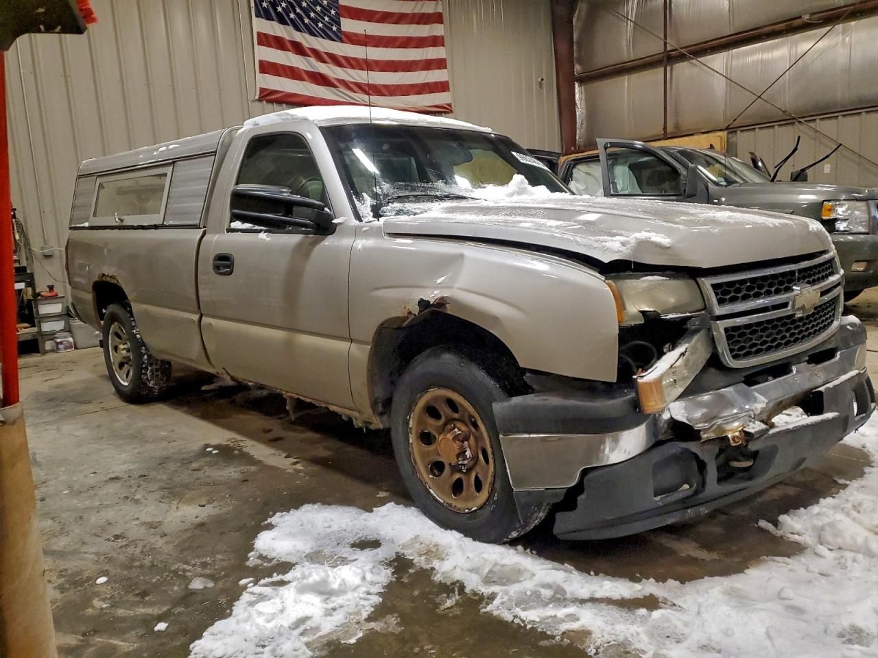 Chevrolet Silverado C1500 Image 2