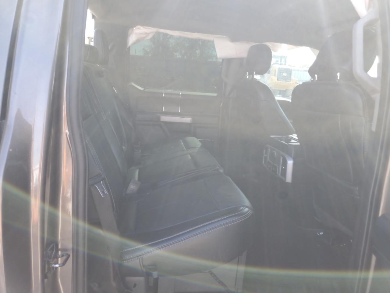 Ford F-350 Super Duty Image 12