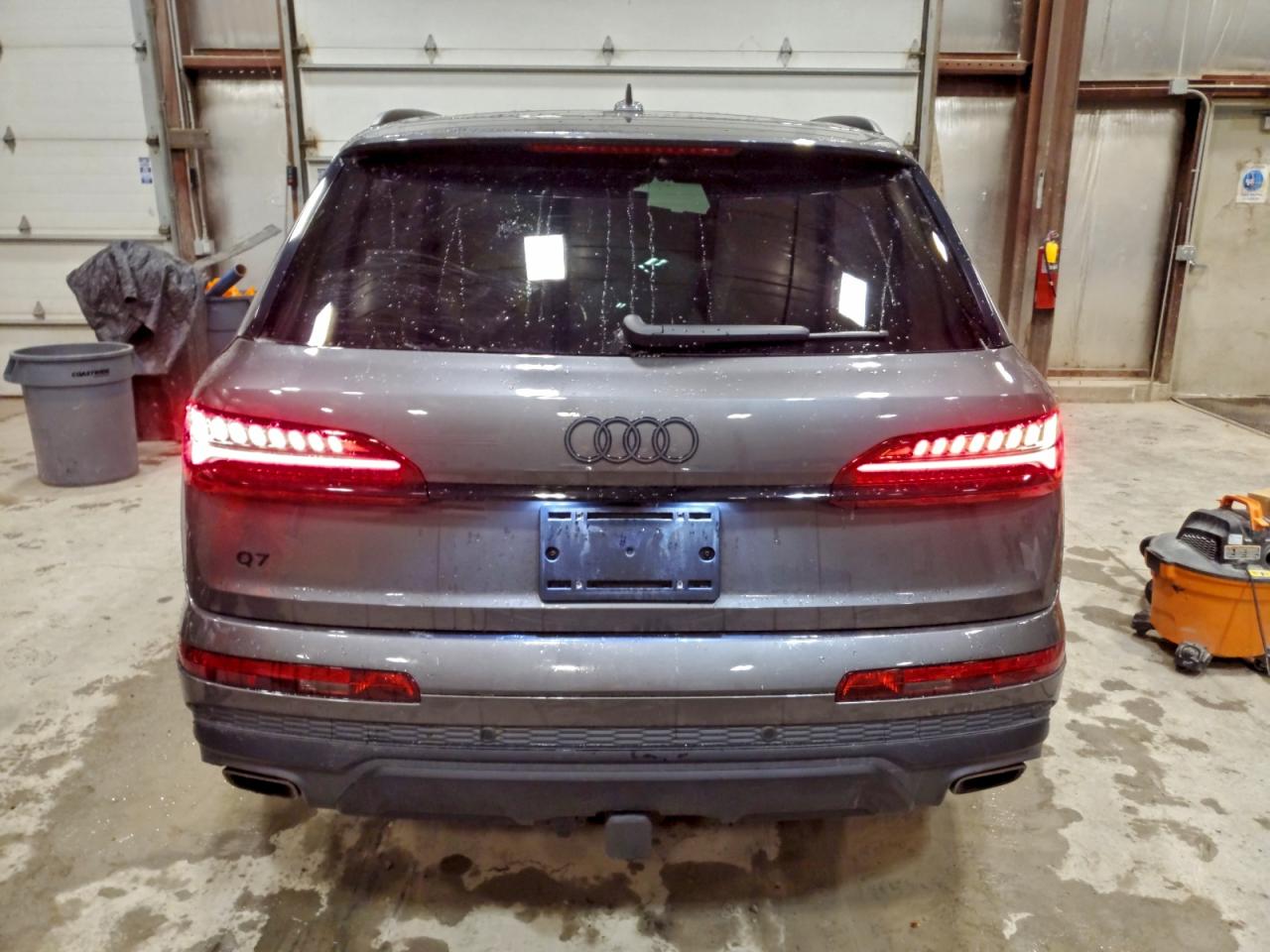 Audi Q7 Premium Plus Image 10
