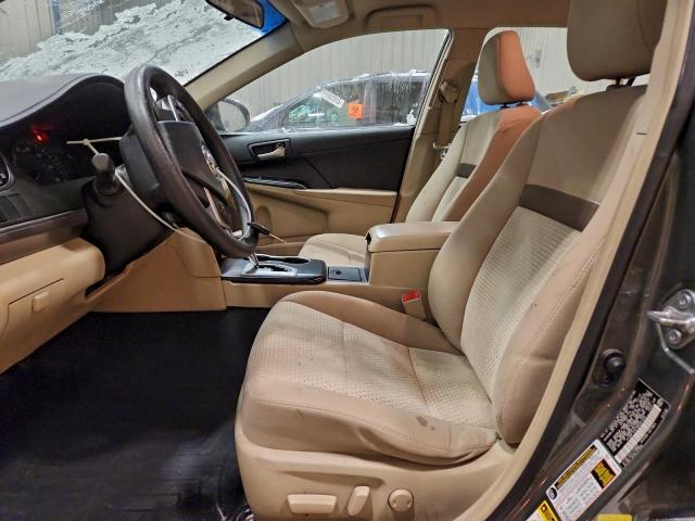 Toyota Camry L Image 9