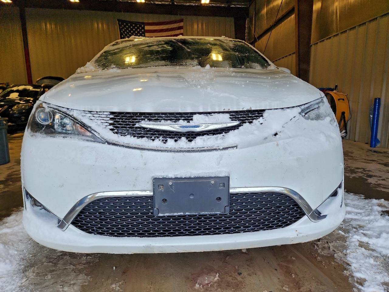 Chrysler Pacifica Touring L Image 5