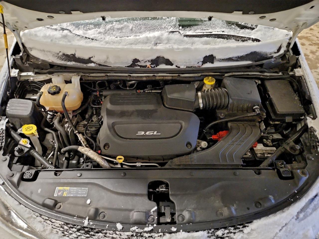 Chrysler Pacifica Touring L Image 4