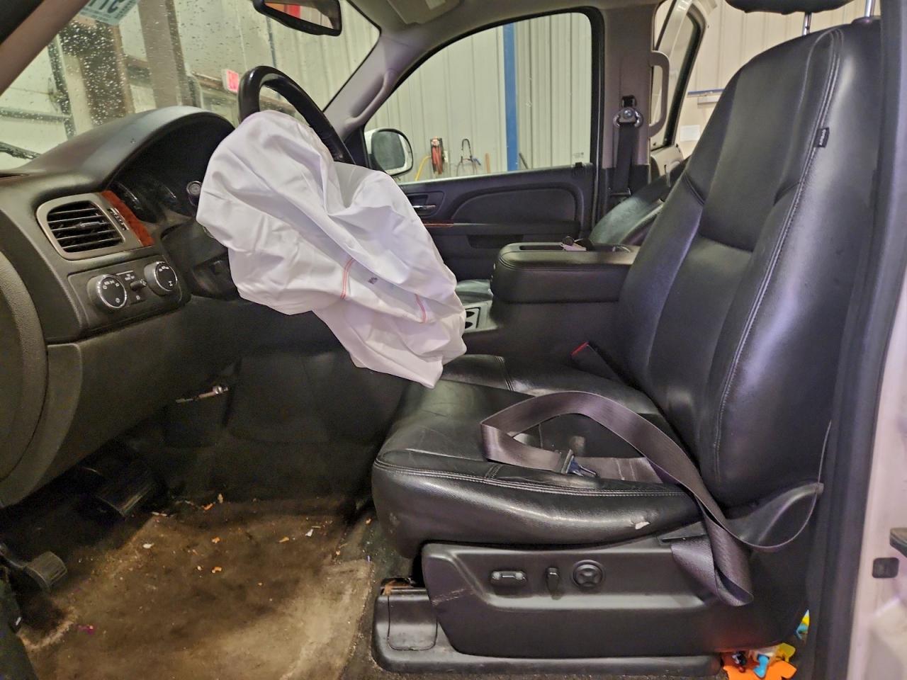 GMC Yukon K1500 Slt Image 3