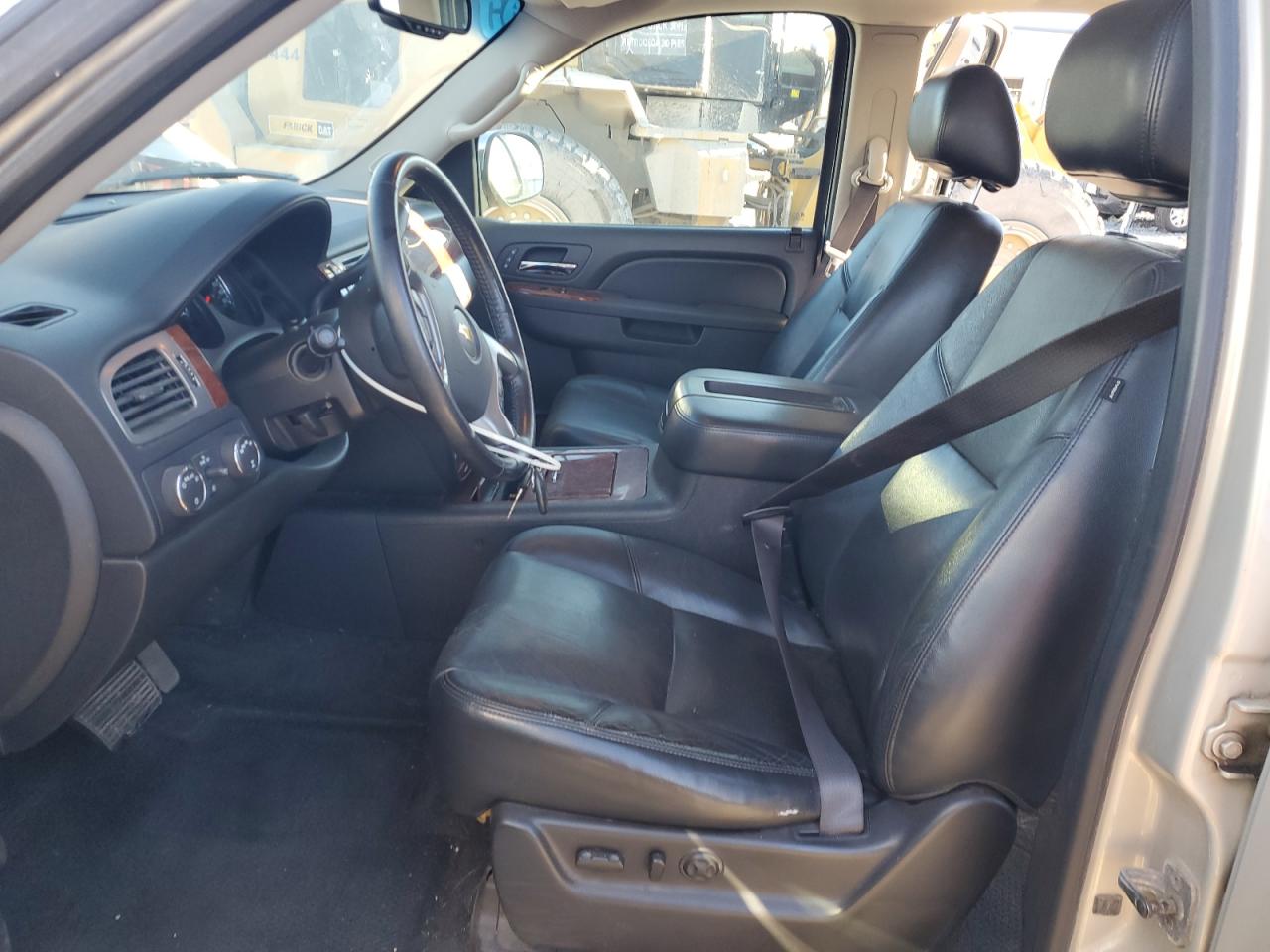 Chevrolet Tahoe K1500 Ltz Image 3