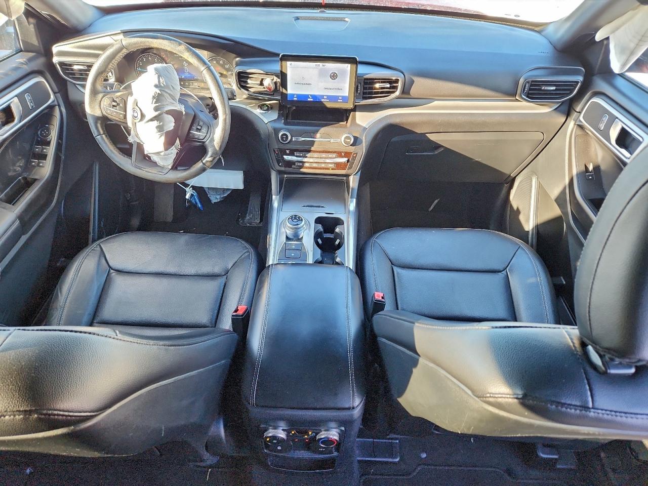 Ford Explorer Xlt Image 6