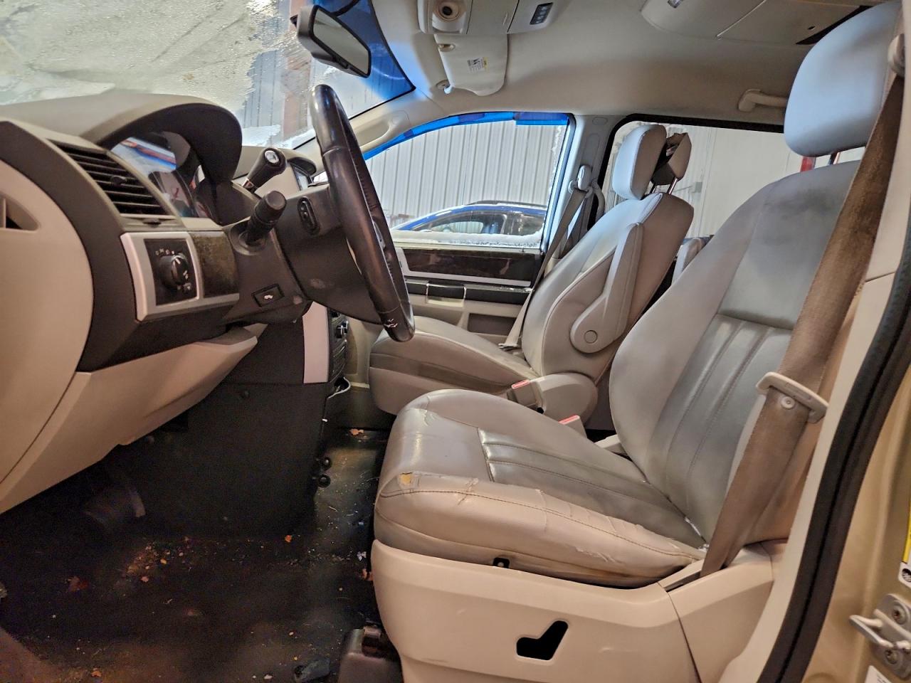 Dodge Caravan Sxt Image 8