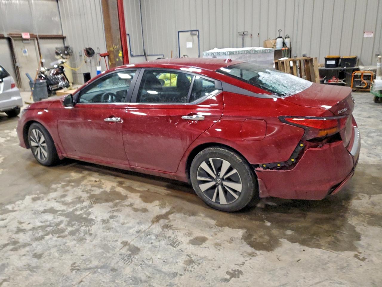 Nissan Altima Sv Image 2