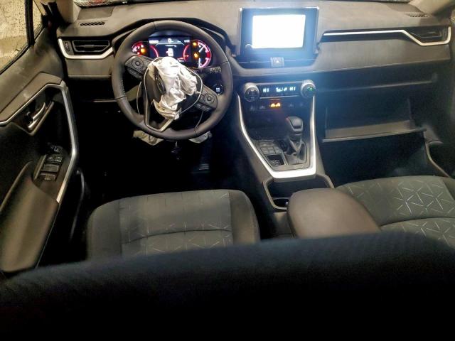 Toyota RAV4 Xle Image 4