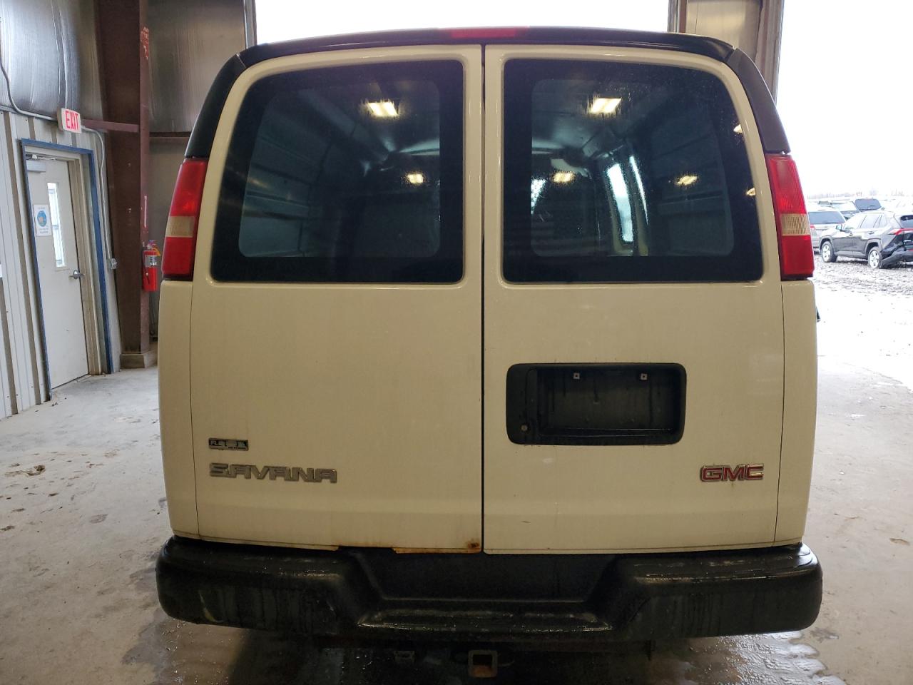 GMC Savana G2500 Image 6