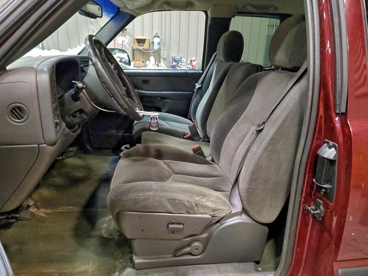 Chevrolet Silverado K1500 Image 6