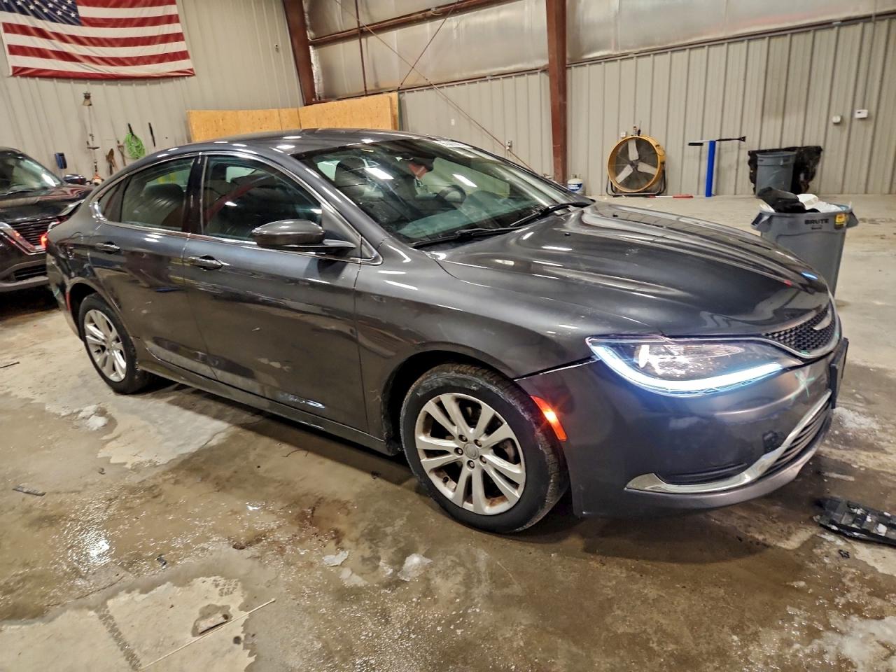 Chrysler 200 Limited Image 8