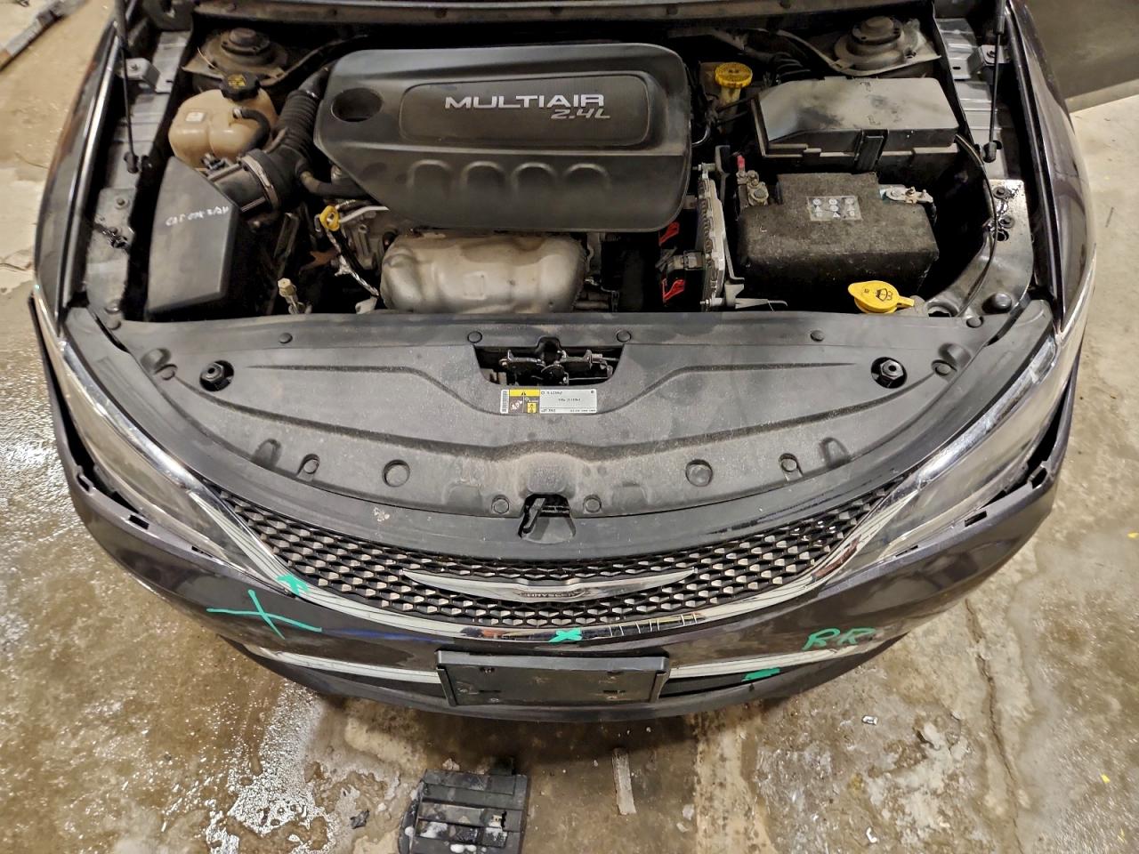 Chrysler 200 Limited Image 4