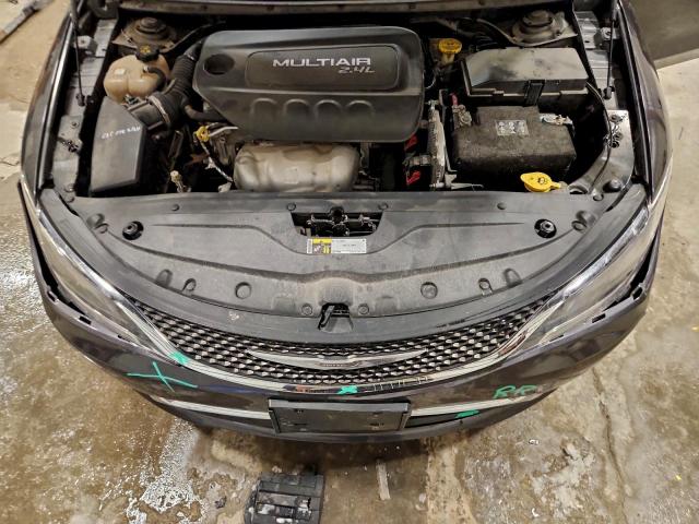 Chrysler 200 Limited Image 4