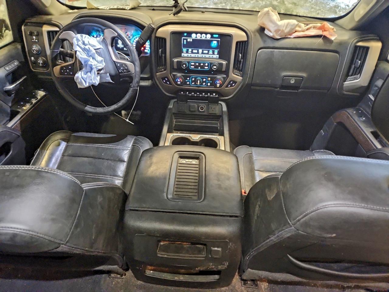 GMC Sierra K2500 Denali Image 4