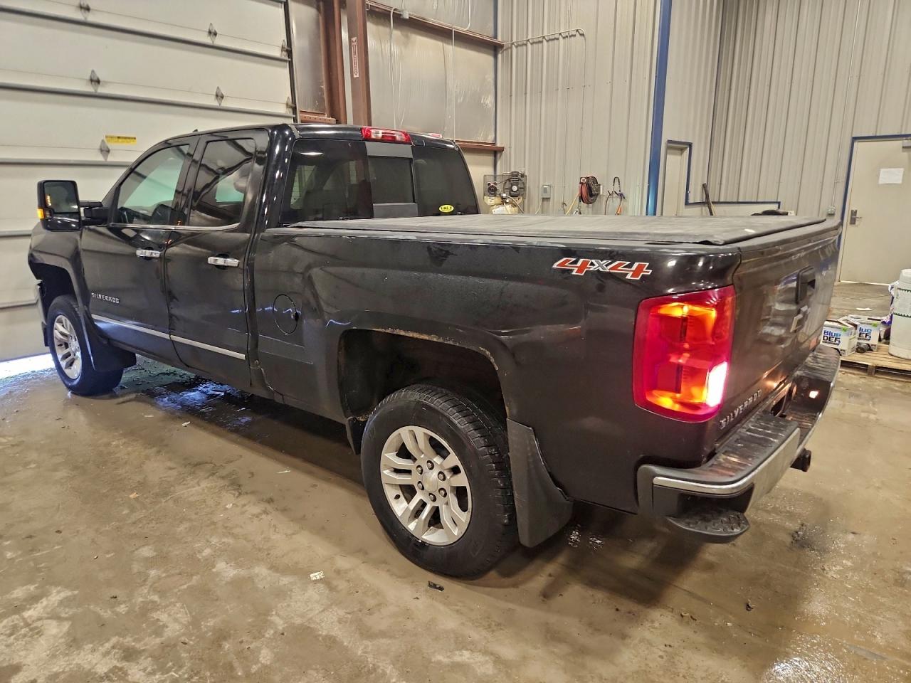 Chevrolet Silverado K1500 Ltz Image 3