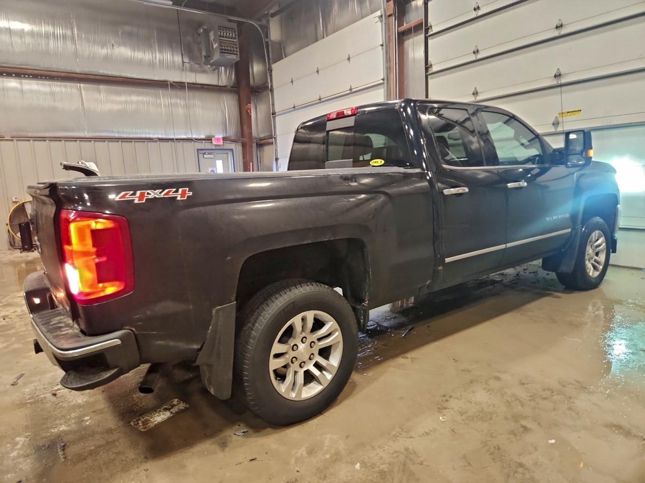 Chevrolet Silverado K1500 Ltz Image 2