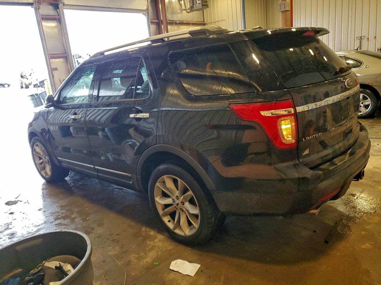 Ford Explorer Limited Image 2