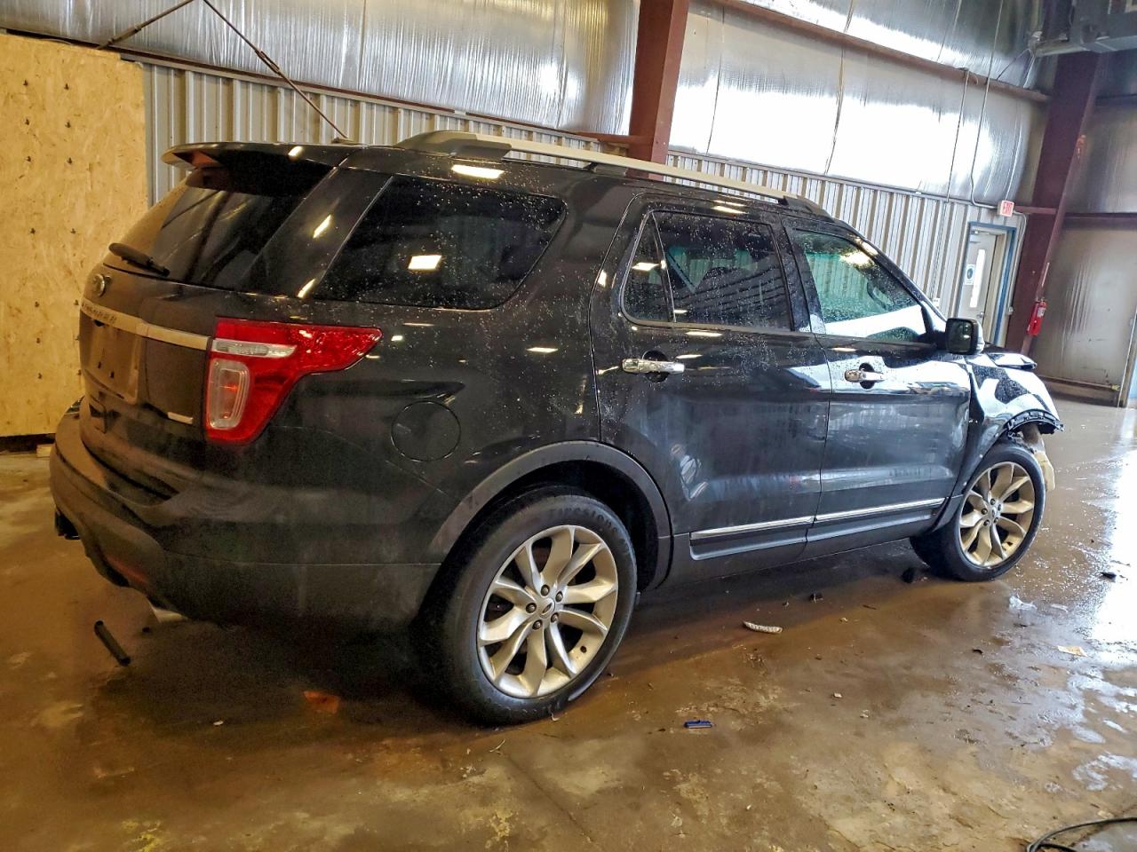 Ford Explorer Limited Image 3