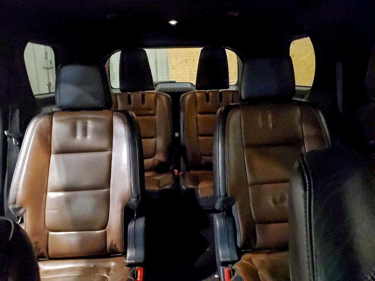 Ford Explorer Limited Image 6