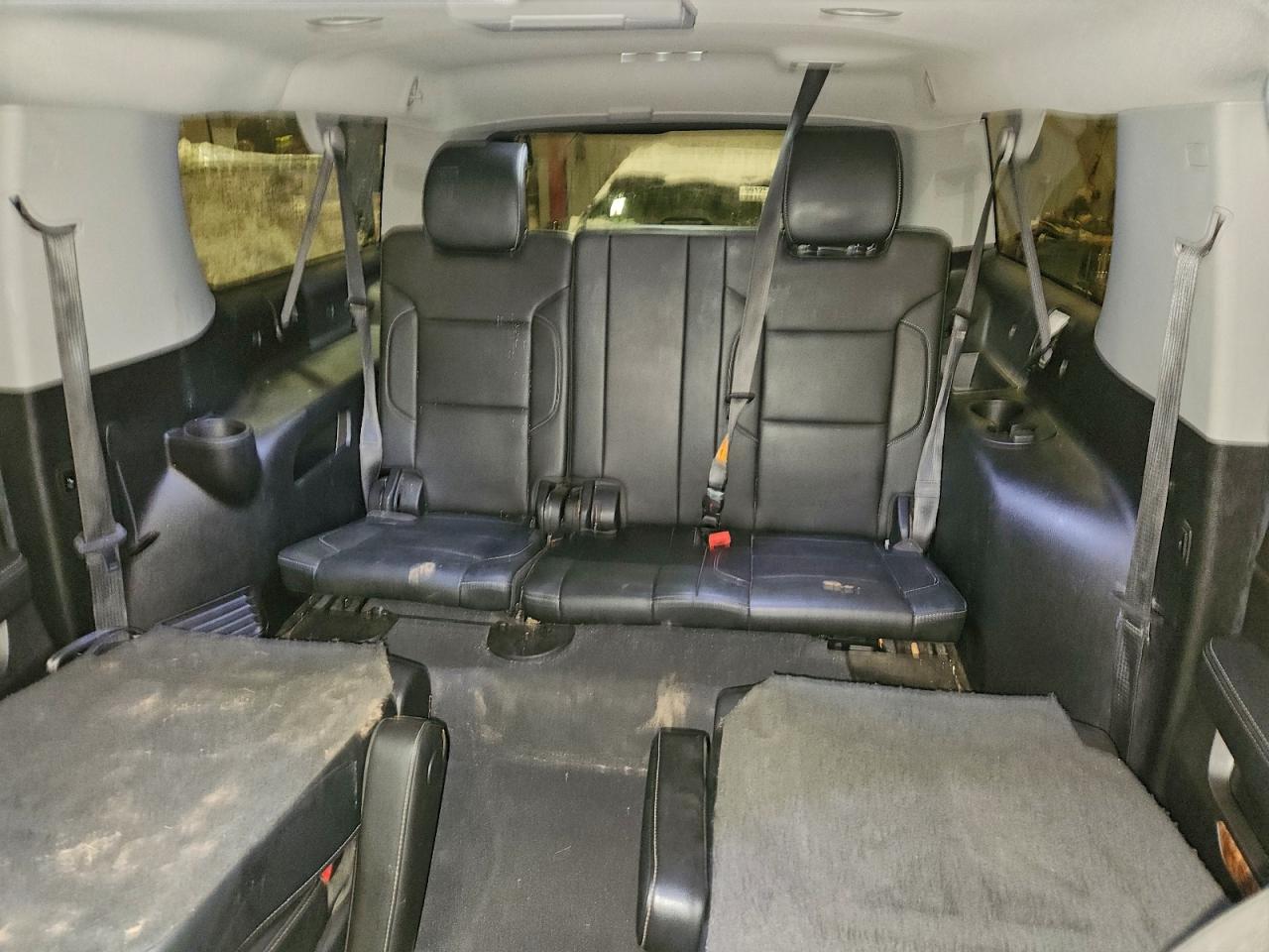 Chevrolet Suburban K1500 Premier Image 8