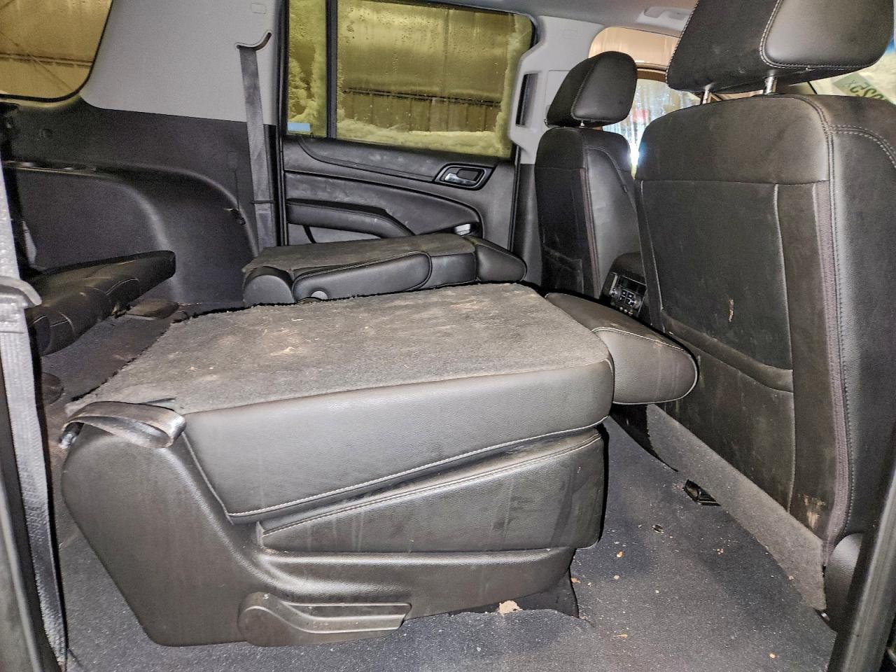 Chevrolet Suburban K1500 Premier Image 12