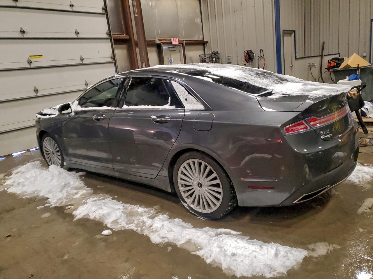 Lincoln MKZ Reserve Image 2