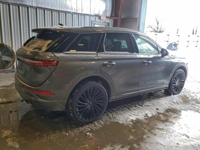 Lincoln Corsair Reserve Image 2