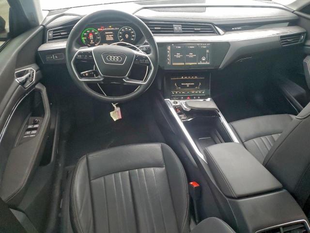 Audi Q8 Premium Plus Image 8